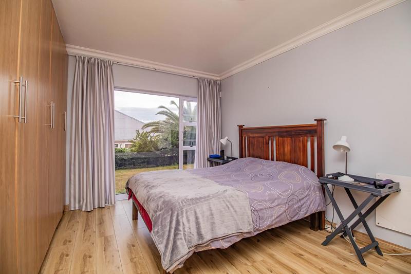 9 Bedroom Property for Sale in Outeniqua Strand Western Cape